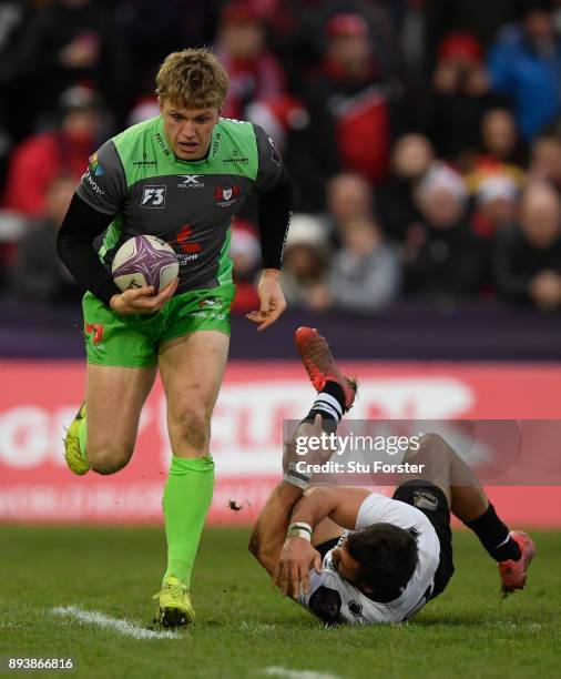 Ollie Thorley of Gloucester breaks through the Zebre defence during the European Rugby Challenge Cup match between Gloucester Rugby and Zebre at...