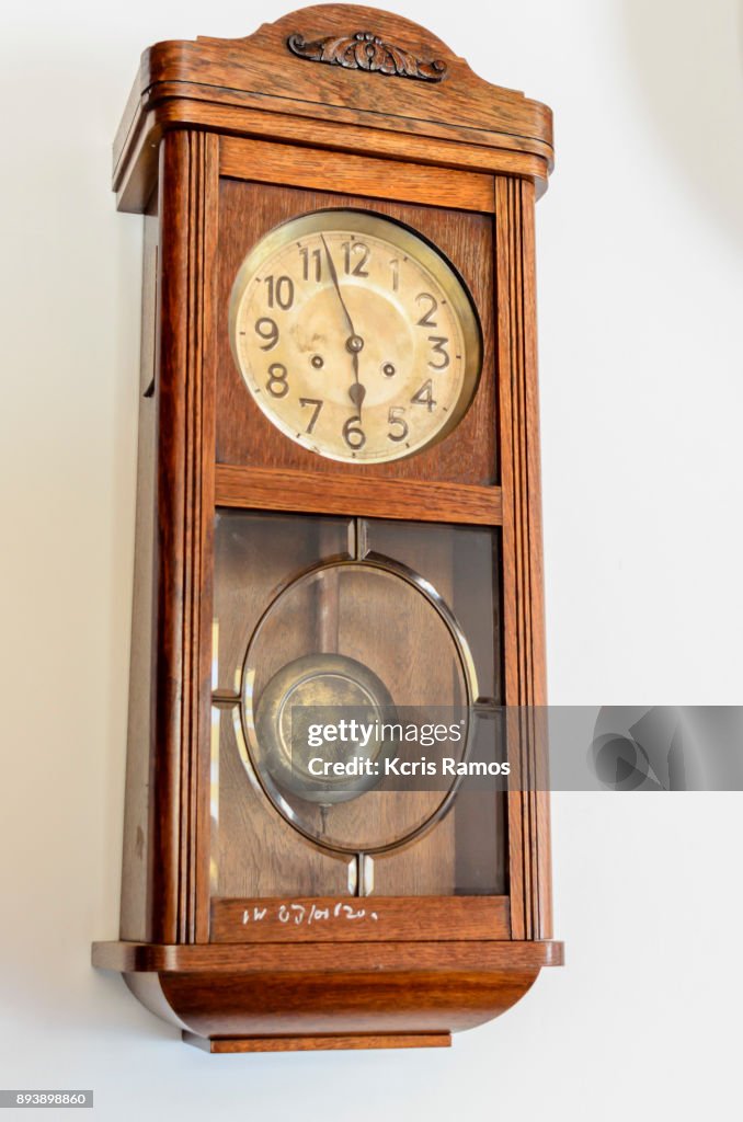 Vintage Wooden Wall Clock with Analog Pointers