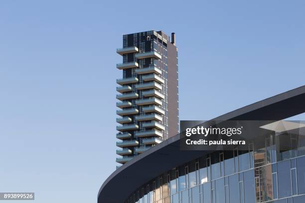 skyscraper - milan skyline stock pictures, royalty-free photos & images