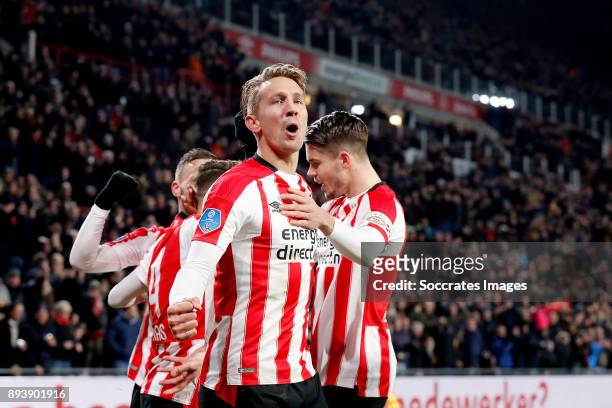 Luuk de Jong of PSV celebrates 1-0 with Marco van Ginkel of PSV, Santiago Arias of PSV, Bart Ramselaar of PSV during the Dutch Eredivisie match...
