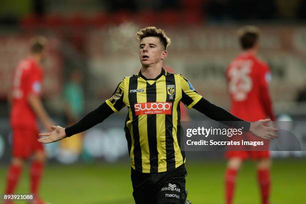 Mason Mount of Vitesse celebrates 1-1 during the Dutch Eredivisie match between Fc Twente v Vitesse at the De Grolsch Veste on December 16, 2017 in...