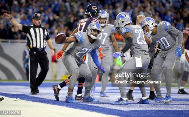 Detroit Lions cornerback Quandre Diggs celebrates his second half interception against the Chicago Bears at Ford Field on December 16, 2017 in...