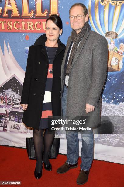 Michael Mueller mit Ehefrau Claudia Mueller attend the 14th Roncalli Christmas Circus Premiere at Tempodrom on December 16, 2017 in Berlin, Germany.