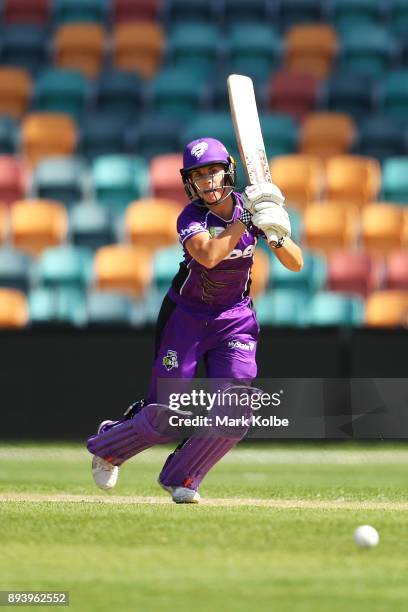 Lauren Winfield of the Hurricanes bats during the Women's Big Bash League match between the Hobart Hurricanes and the Sydney Sixers at Blundstone...