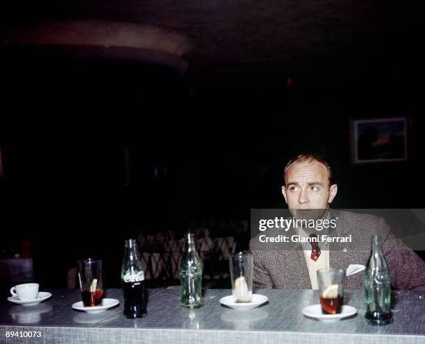 The soccer player Alfredo Di Stefano in a cafe, Madrid .