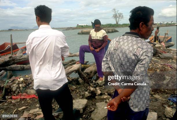 December, 2005. Aceh, Banda Aceh . Indonesia. Fishermen remake their life on the rest of the Tsunami