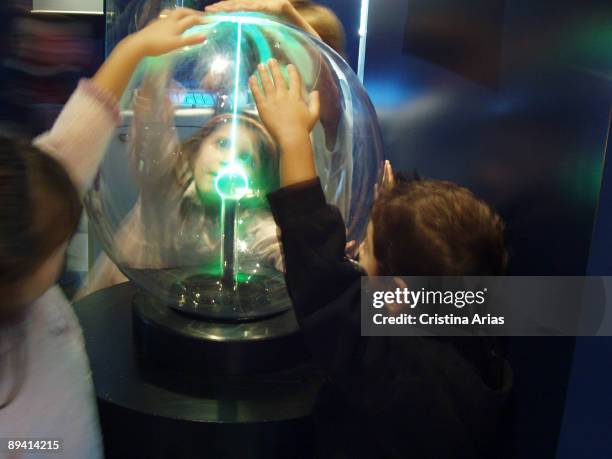 Cosmocaixa. Science Museum of La Caixa Foundation. Van der Graff generator.