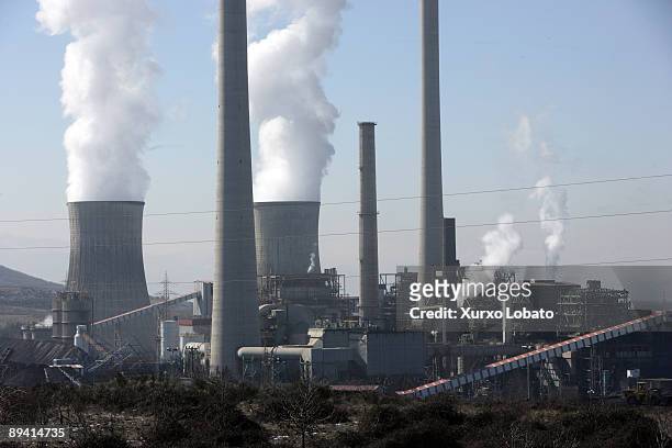 endesa. bierzo (spain) thermal power station of endesa. electricity. - electricidad stock-fotos und bilder