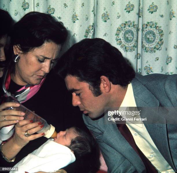 Carmina Ordonez y Francisco Rivera "Paquirri" with his son Francisco.