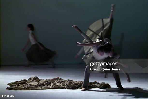 November 14, 2007. Theater of Madrid, Madrid, Spain. Dress rehearsal of the ballet 'Instrucciones para dejarse caer al otro lado del vacio', a...