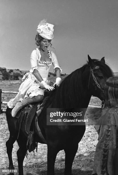 Hoyo de Manzanares, Madrid, Spain. The actress Brigitte Bardot during the filming of 'Las Petroleras' directed by Christian- Jacque.