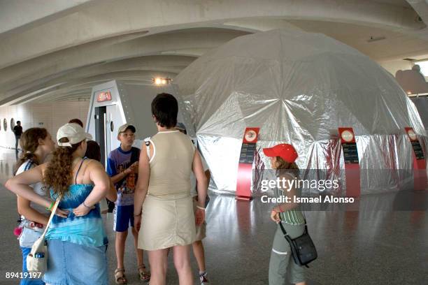 Arts and Sciences City Teenagers at Prince Philip Science Museum.