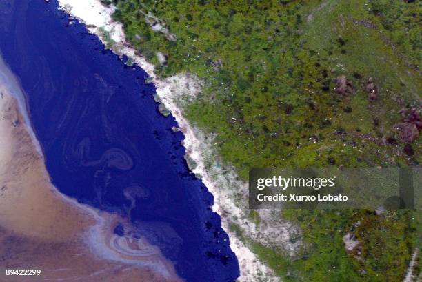 La Coruna . Ecological disaster, oil slick, damages in the Galicia Coast from Fisterra Costa da Morte to Arteixo caused by the Prestige Oil Spill....