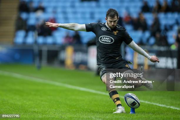 Wasps' Elliot Daly converts his own try during the European Rugby Champions Cup match between Wasps and La Rochelle at Ricoh Arena on December 17,...