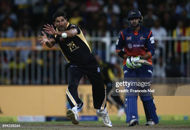 Sohail Tanvir of Kerela Kings fields the ball during the T10 League semifinal match between Kerela Kings and Maratha Arabians at Sharjah Cricket...