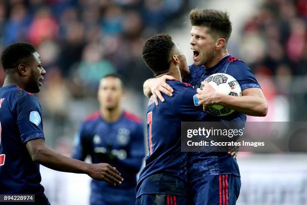 Klaas Jan Huntelaar of Ajax celebrates 1-1 with David Neres of Ajax, Deyovaisio Zeefuik of Ajax during the Dutch Eredivisie match between AZ Alkmaar...