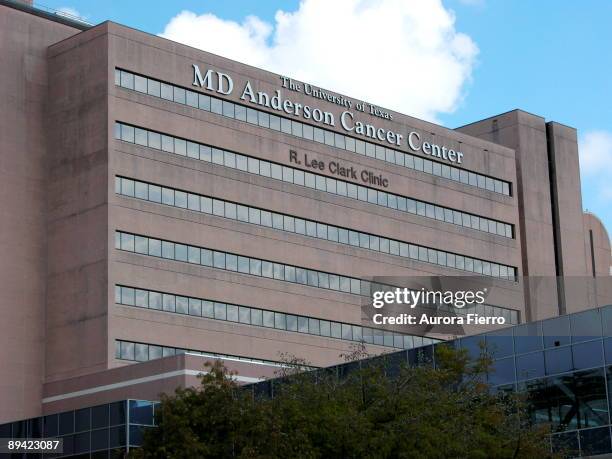 Houston. MD Anderson Cancer Center. The University of Texas. M. D. AndersonÄôs R. Lee Clark Clinic, the main hospital access point for patients and...