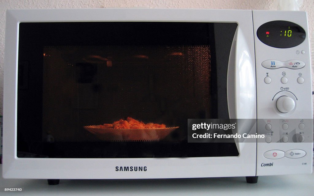 Microwave oven.