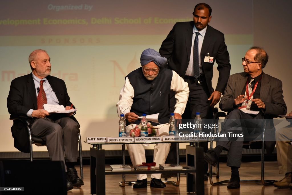 Former PM Manmohan Singh Attends 65th Birthday Celebration Of Former Chief Economic Adviser Kaushik Basu