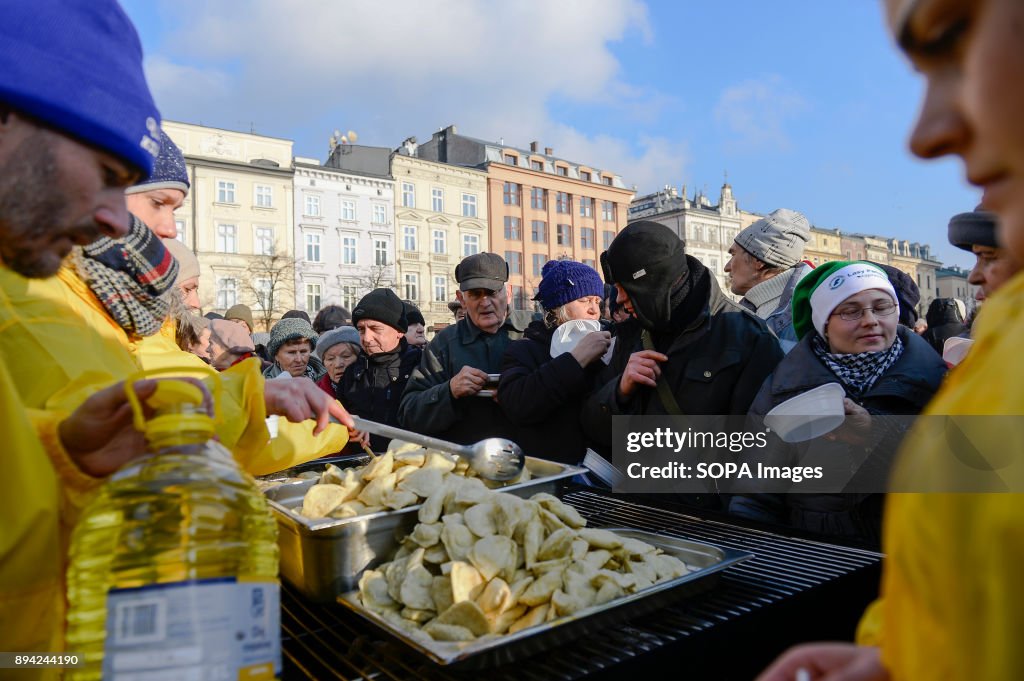 Christmas Food Handout for Homeless in Krakow