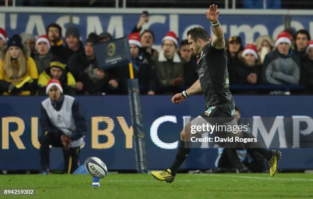 Scott Spedding of Clermont Auverne kicks a last minute match winning penalty during the European Rugby Champions Cup match between ASM Clermont...