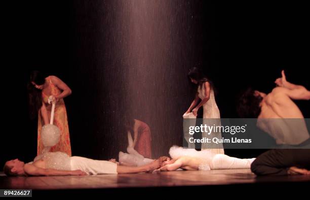 November, 2006. Zarzuela Theater, Madrid . XXIII Festival of Autumn. Dress rehearsal of the dance 'Nefes' by the company Tanztheater Wuppertal....