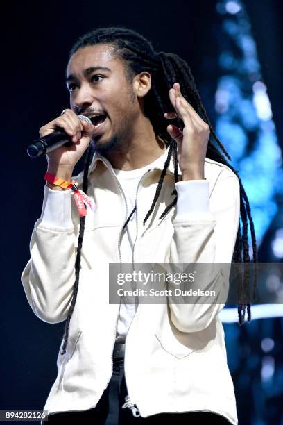 Topz Rapper 77 Topaz Jones Stock Photos, High-Res Pictures, and Images - Getty Images