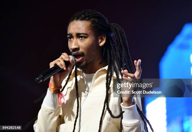 Topz Rapper 77 Topaz Jones Stock Photos, High-Res Pictures, and Images - Getty Images
