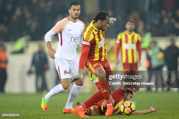 Arturo Mina Meza of Malatyaspor during the Turkish Super lig match between Malatyaspor v Galatasaray at the Malatya Arena on December 17, 2017 in...