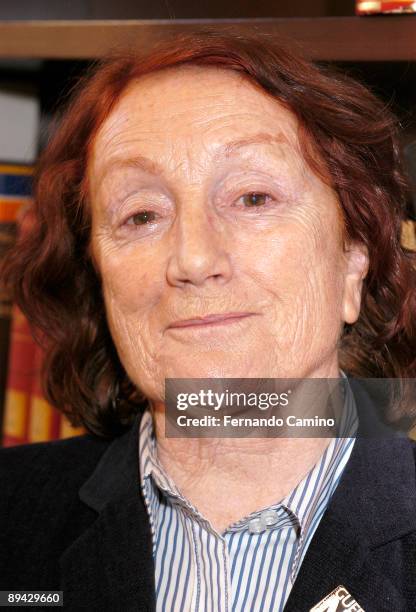 75 Rosa Regas Imágenes Stock Photos, HighRes Pictures, and Images