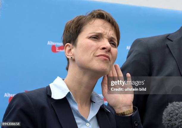 Berlin, , Pressekonferenz der AFD auf der Dachterrasse ihres Parteibüros, Frauke Petry