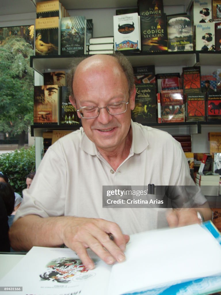 Francisco Ibanez, cartoonist, Mortadelo and Filemon author.