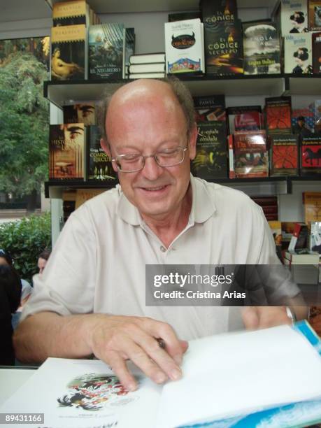 201 Filemon Stock Photos, High-Res Pictures, and Images - Getty Images