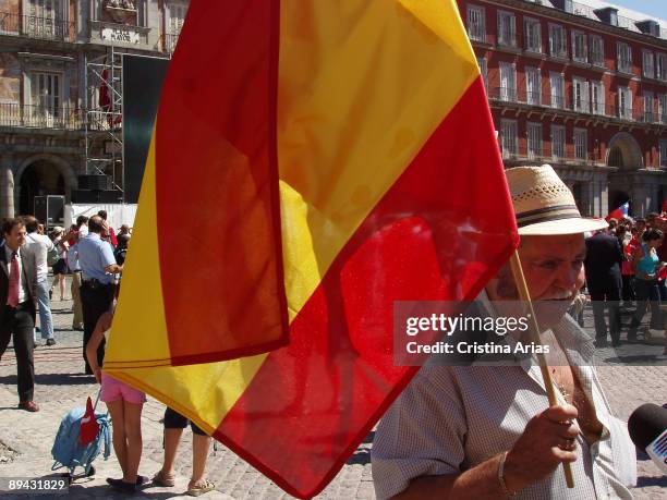 Plaza Mayor. Madrid . Hundreds of people had packed the Plaza Mayor in Madrid from early morning to follow the International Olympic Committee vote...