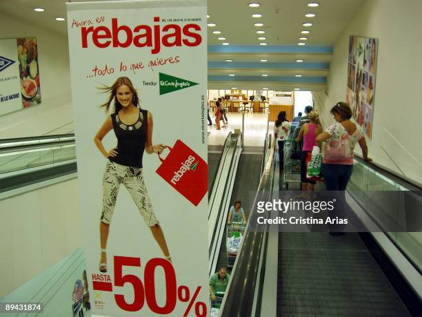 Summer sales in Madrid shops.