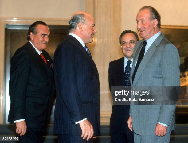 Their Majesty The king Juan Carlos received to the members of the team of soccer of the Real Madrid and the directive meeting with reason of the...