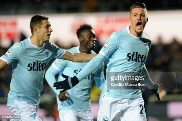 Sergej Milinkovic Savic of SS Lazio celebrates a second gola with his team matesduring the Serie A match between Atalanta BC and SS Lazio at Stadio...