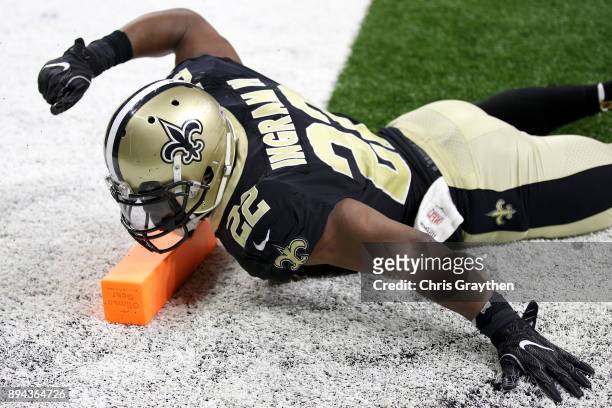 Mark Ingram of the New Orleans Saints reacts after scoring a touchdown against the New York Jets at Mercedes-Benz Superdome on December 17, 2017 in...