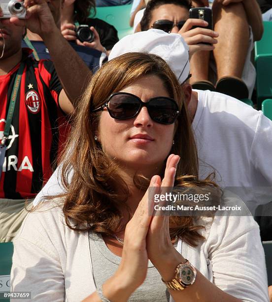 Swiss's Roger Federer pregnant girlfriend Mirka Vavrinec attend the French Tennis Open at Roland Garros arena on May 25, 2009 in Paris, France.