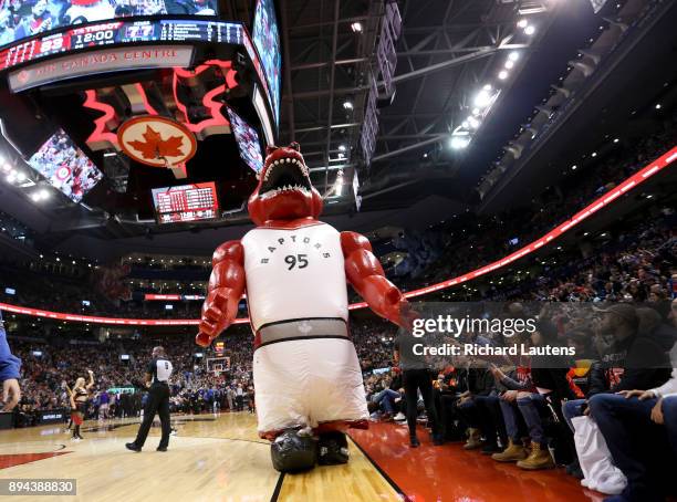 Toronto Raptor Mouse The Raptor Mascot Photos and Premium High Res Pictures - Getty Images