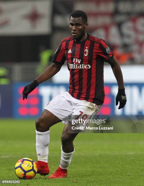 Franck Kessie of AC Milan in action during the Tim Cup match between AC Milan and Hellas Verona FC at Stadio Giuseppe Meazza on December 13, 2017 in...