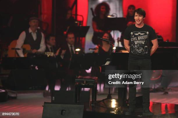 James Blunt performs during the 'The Voice of Germany' finals at Studio Berlin Adlershof on December 17, 2017 in Berlin, Germany.