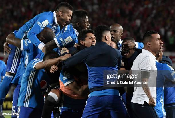 Players of Millonarios celebrate after winning the second leg match between Millonarios and Santa Fe as part of the Liga Aguila II 2017 Final at...