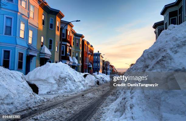 winter im stadtteil south boston (southie) von boston - nor'easter stock-fotos und bilder