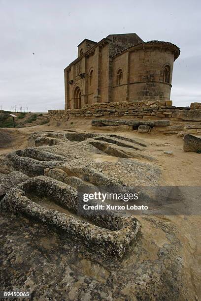 la rioja. church of santa mara de la piscina. pecia. romanesque art. - piscina stock pictures, royalty-free photos & images