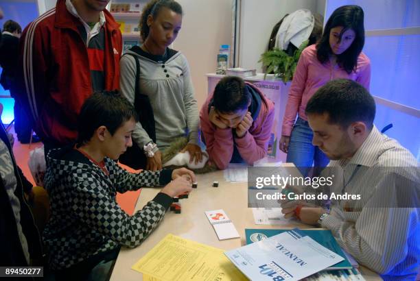 Medicine and health. Expo Health. IFEMA. Madrid. 2008. Psychological checkup to young people.