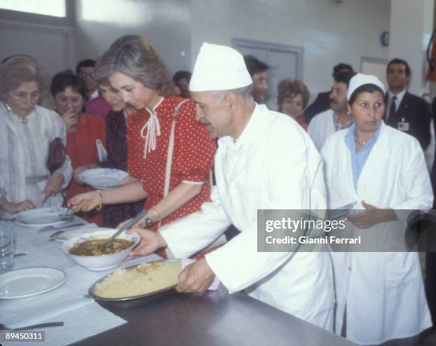 May 1983. Algiers, Algeria. Official visit of the Kings of Spain to Algeria. In the image, the Queen Sofia visits the Center of professional training...