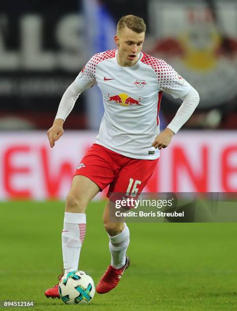 Lukas Klostermann of RB Leipzig runs with the ball during the Bundesliga match between RB Leipzig and Hertha BSC at Red Bull Arena on December 17,...