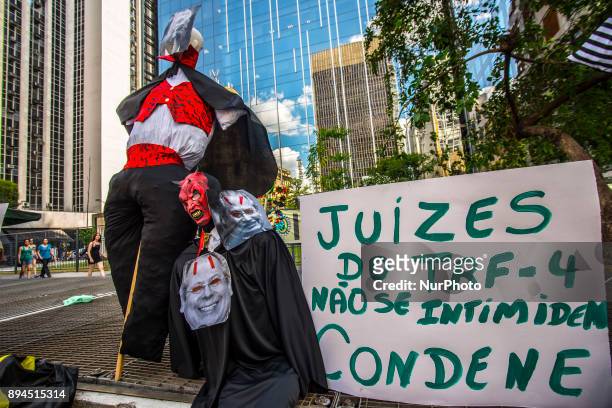 Protesters protested on 17 December 2017 on Avenida Paulista in Sao Paulo, Brazil, asking Lula in the Chain. The Federal Regional Court of the 4th...