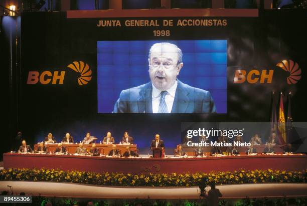 Central Hispano Bank shareholders assembly Jose Maria Amusategui, director of the BCH, during a speech to the shareholders